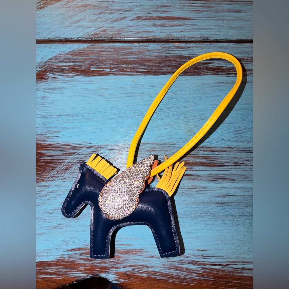 Blue Sparkly Pony Charm 💙